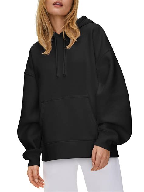 Oversized Pullover Hoodie .